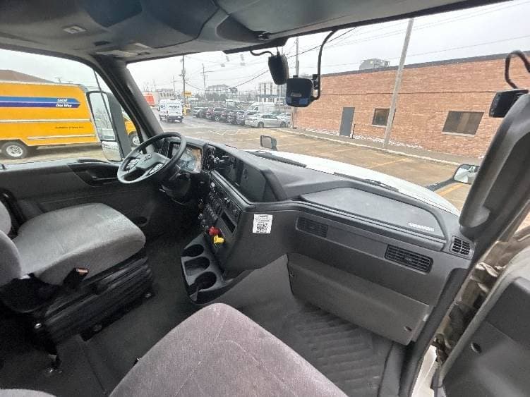 2023 International LT62F image 7