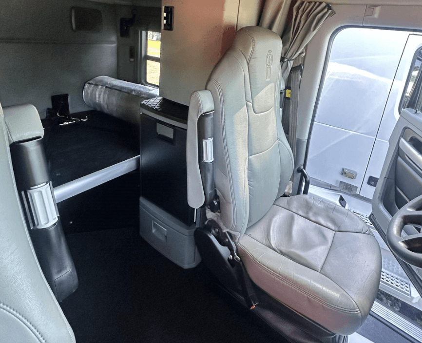 2020 Kenworth T680 image 6