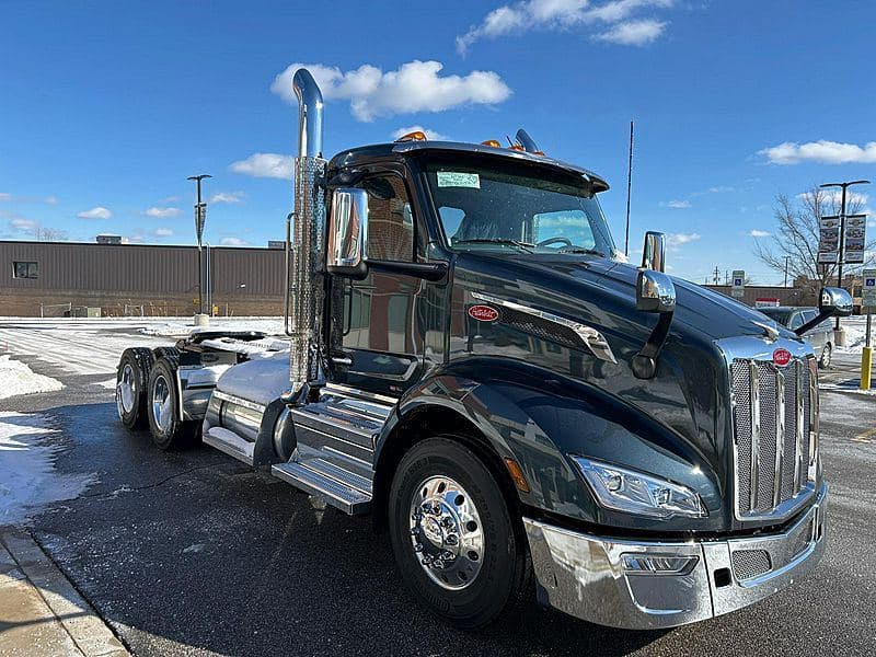 2026 Peterbilt 579 image 7