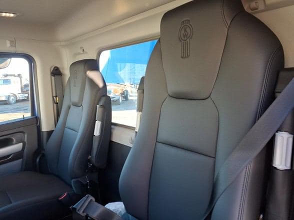 2026 Kenworth T880 image 12