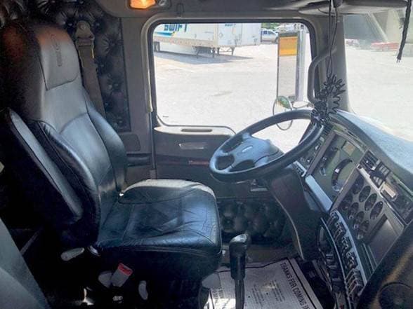 2021 Kenworth W900 image 7