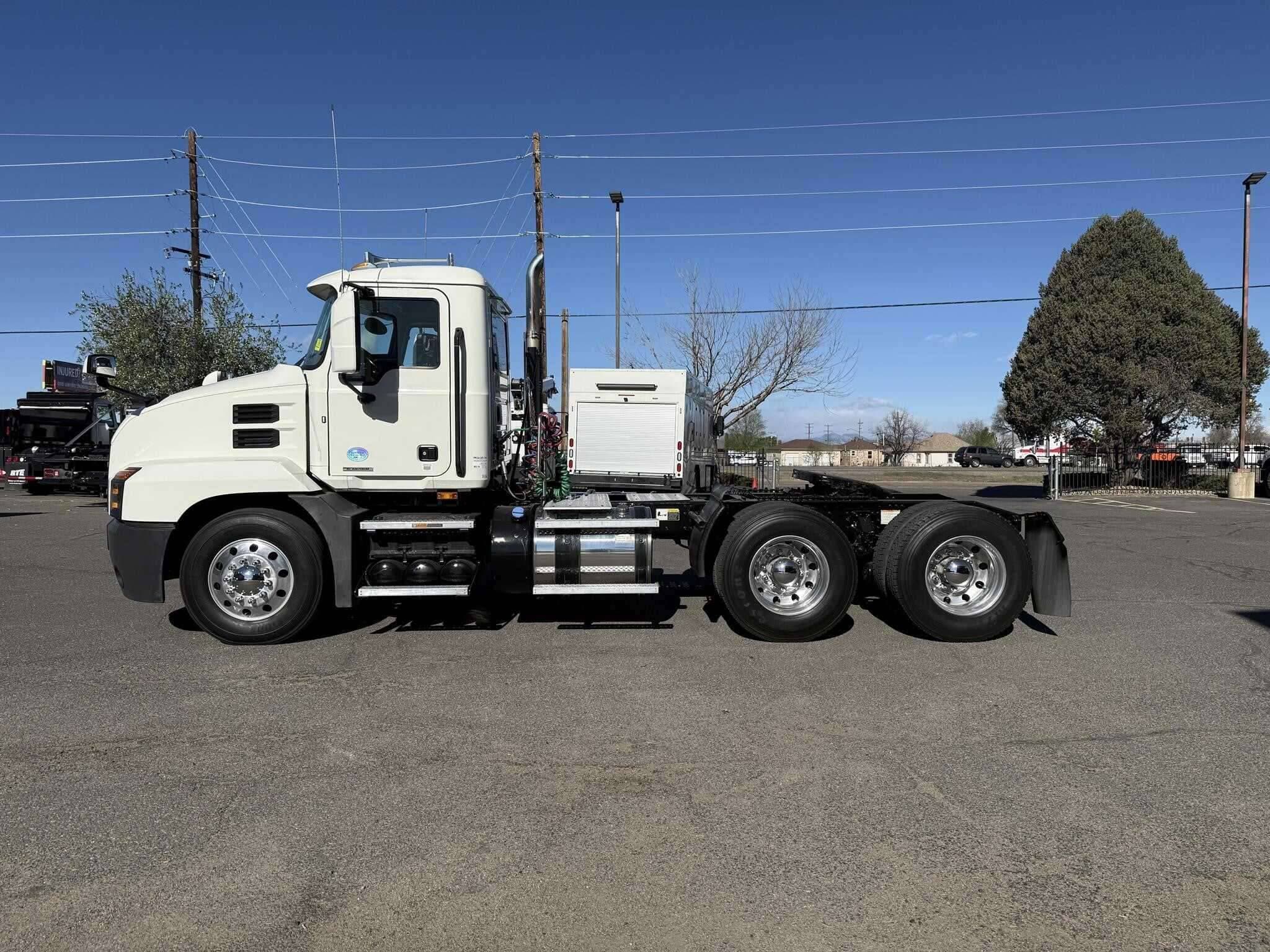 Used 2019 MACK ANTHEM Conventional - Day Cab in Commerce City, CO image 9