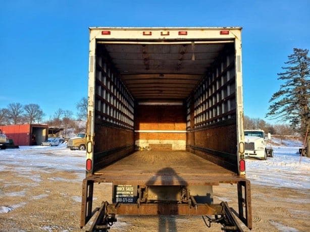 2003 FREIGHTLINER FL70 image 2