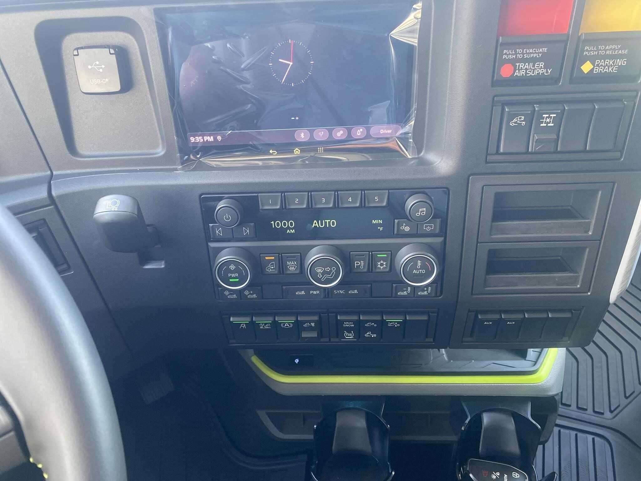 New 2026 VOLVO VNL64T860 Conventional - Sleeper Truck in Oklahoma City, OK image 7