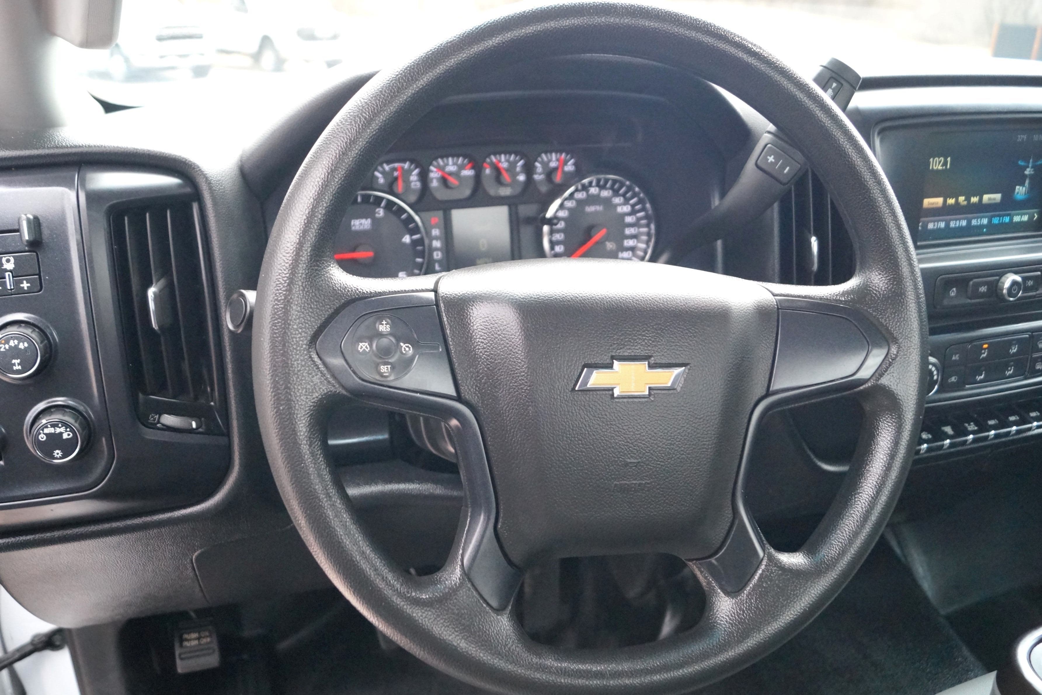 2022 Chevrolet Silverado 5500 - 11ft Flatbed - 4WD 6.6L V8 Duramax image 15