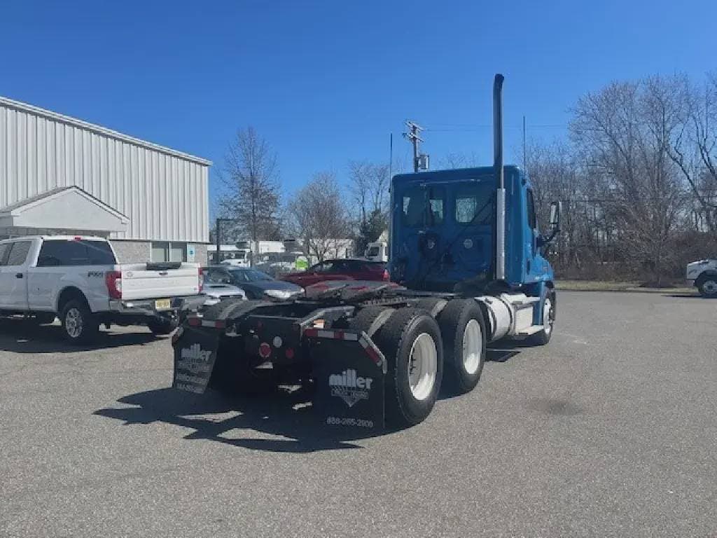 2019 Freightliner Cascadia 113 image 7