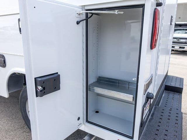 2025 Chevrolet Express 3500 Work Van Cutaway image 16