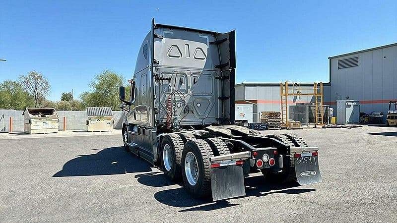 2023 Freightliner Cascadia 126 image 7