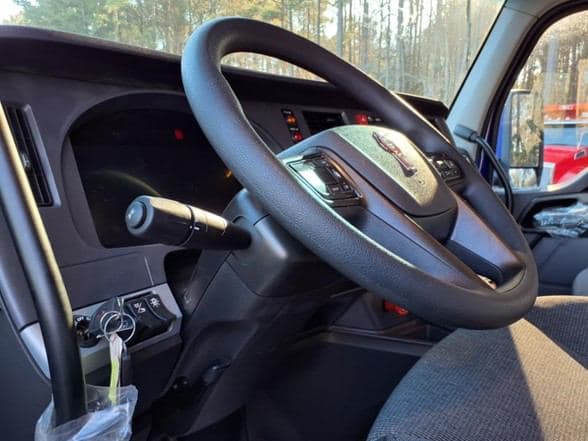 2026 Kenworth T880 image 11