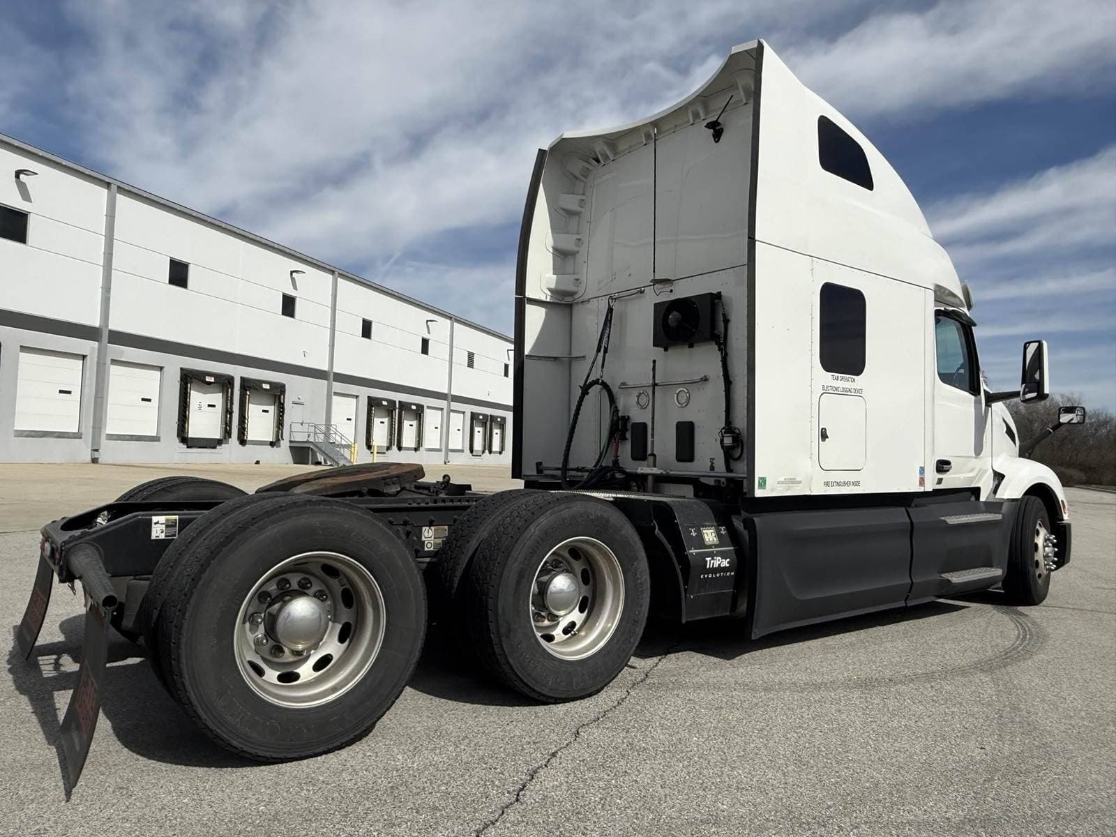2023 Peterbilt 579 image 6