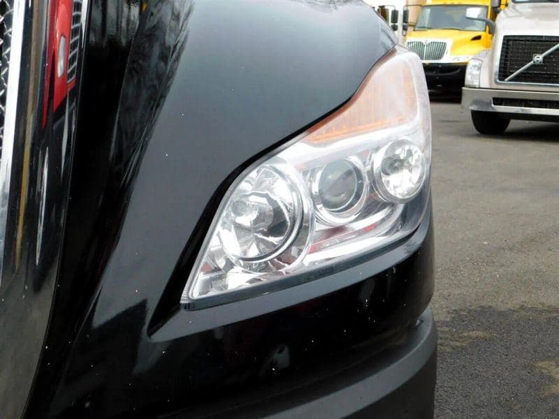 2023 Kenworth T600 image 10