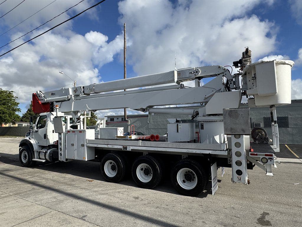 2015 Freightliner M2-112 image 10