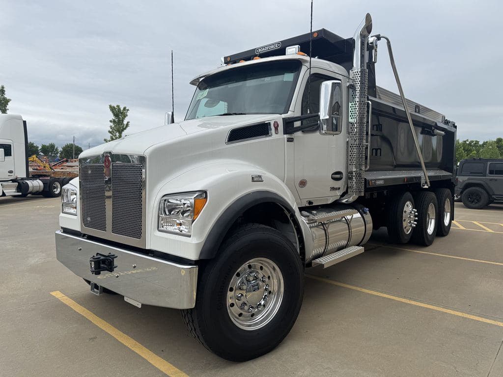 New 2026 KENWORTH T880 image 21