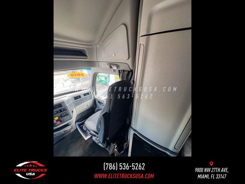 2019 Peterbilt 579 image 21