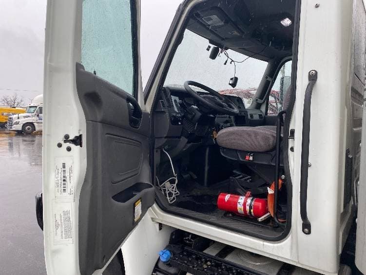 2022 International MV607 Box Truck - 240HP, 6 Speed Automatic, Roll up Door image 16