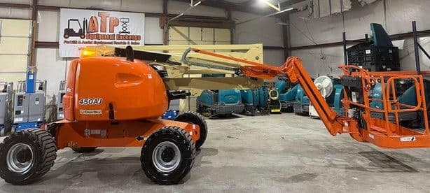 2015 JLG 450AJ image 2
