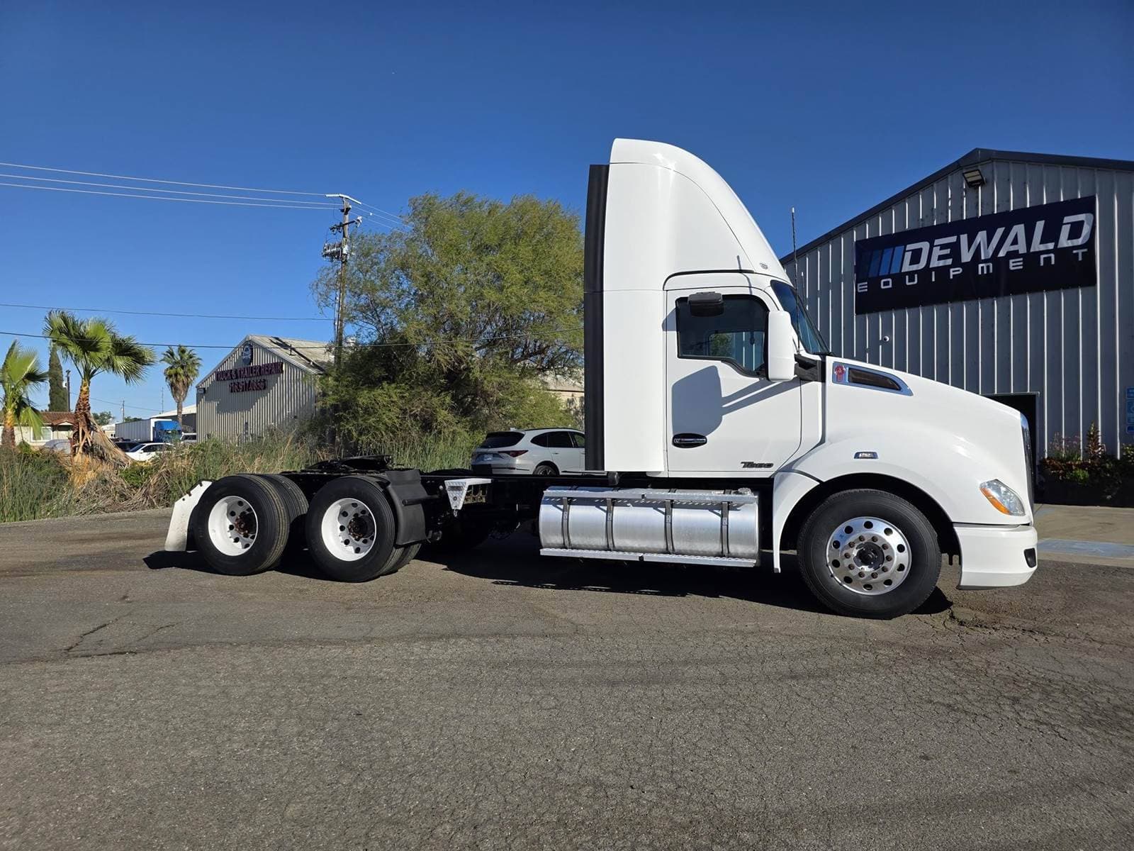 2022 Kenworth T680 image 7