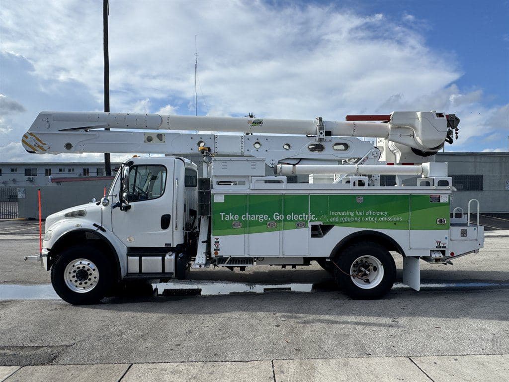 2018 Freightliner M2-106 image 9
