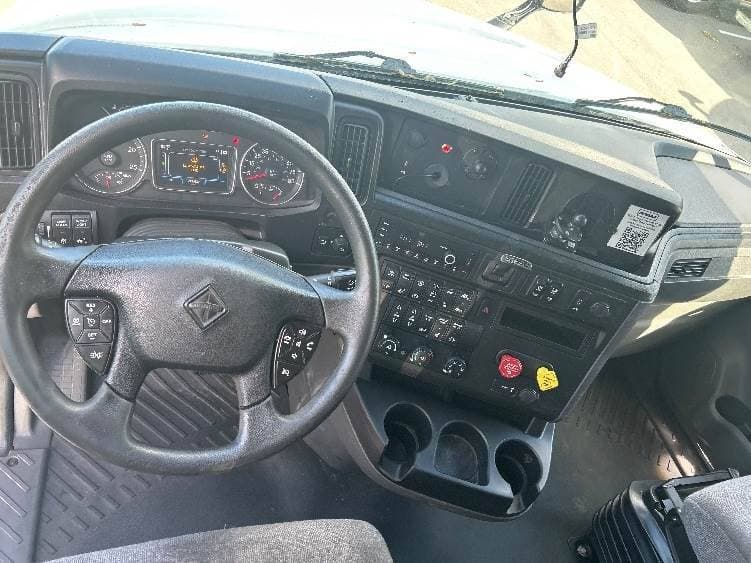 2023 International LT62F image 4