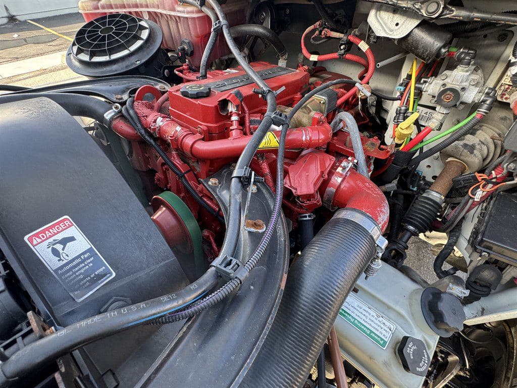 2016 Freightliner M2 106 image 43