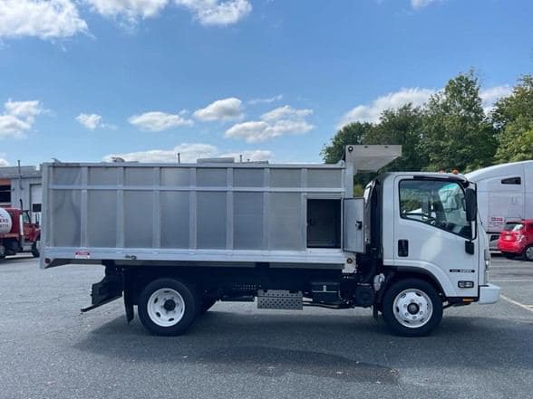 2024 Isuzu NRR image 6