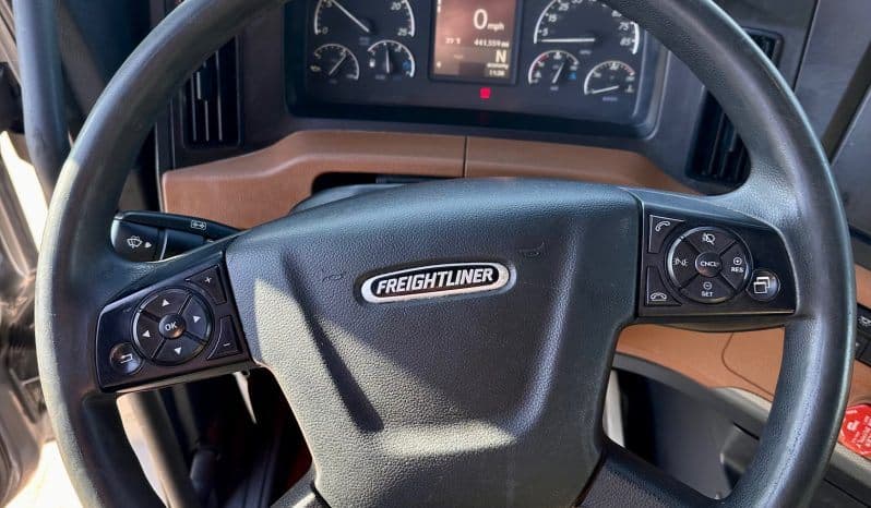 2021 Freightliner Cascadia 126 image 9