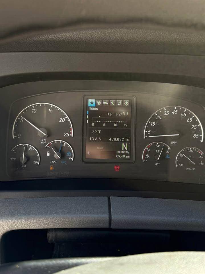 2021 Freightliner Cascadia image 9