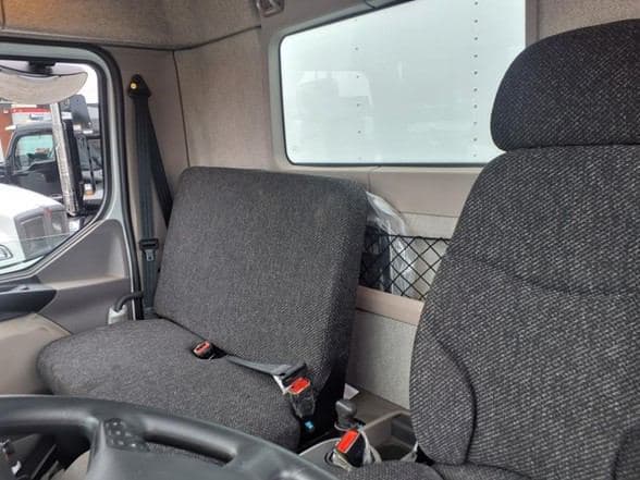 2026 Kenworth K270E image 12
