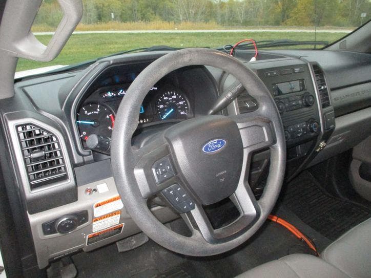 2017 Ford F-550 BUCKET TRUCK 92K MILES image 16