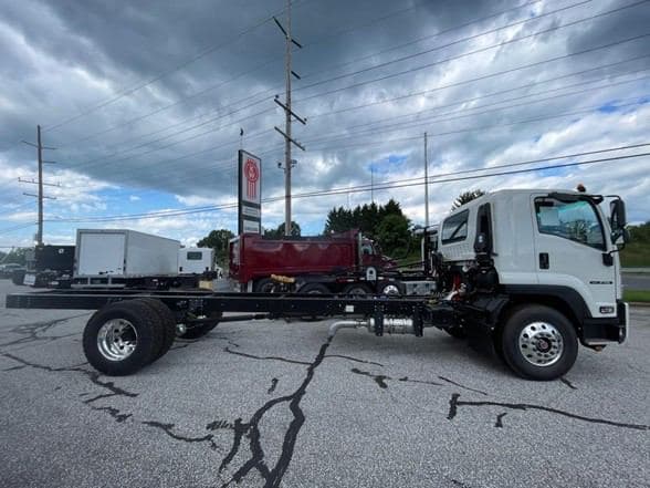 2025 Isuzu FTR image 6