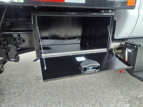 2027 Ford F750 SD image 11