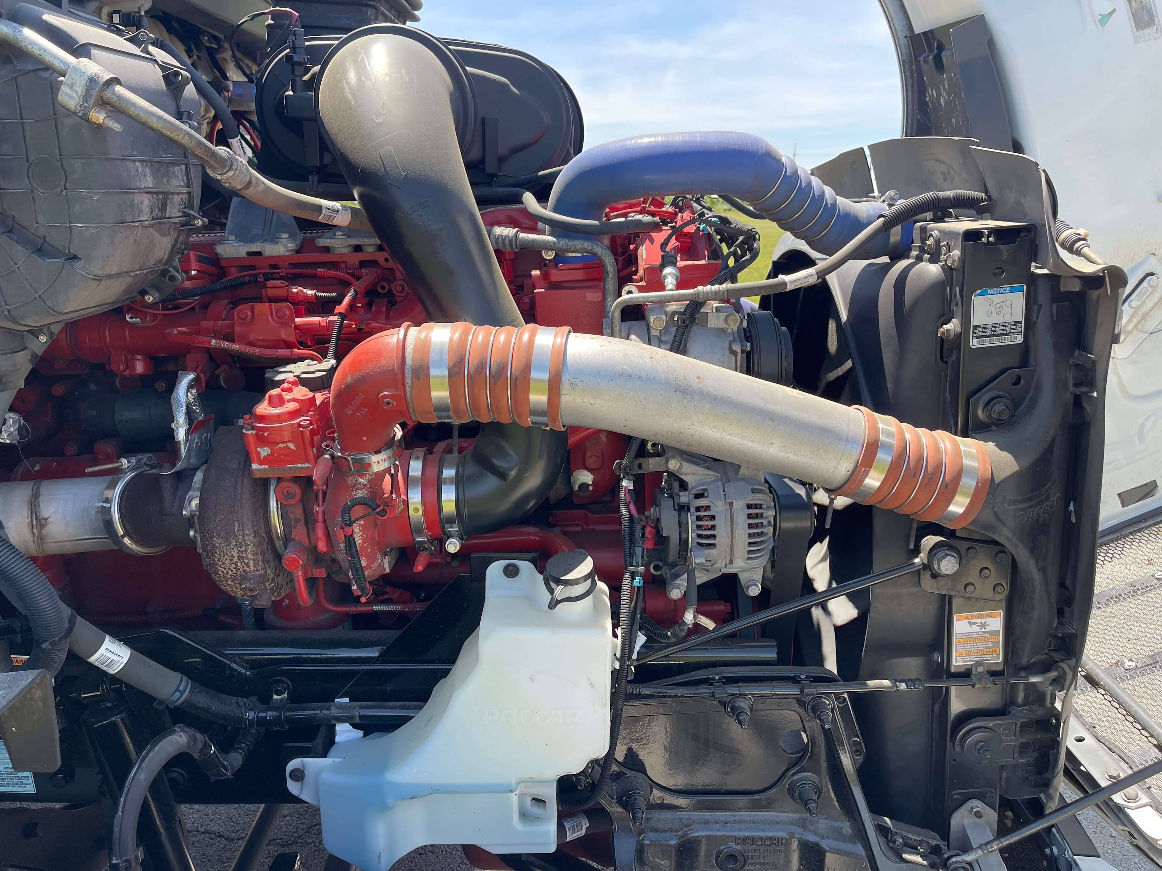 2022 Peterbilt 579 image 10