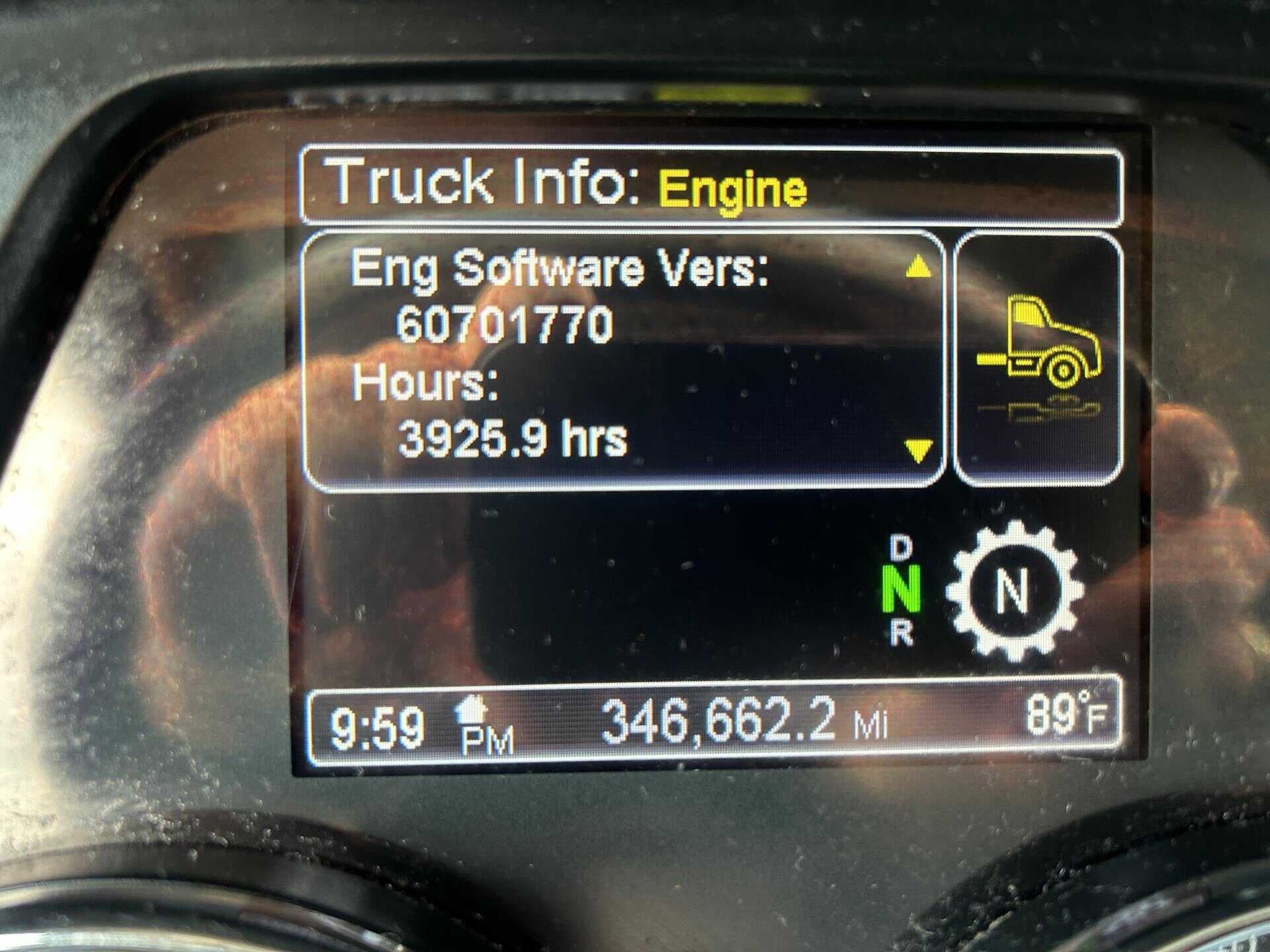 2020 Peterbilt 579 image 11