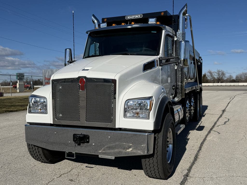 New 2026 KENWORTH T880S image 8