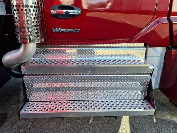 2025 Kenworth W990 image 7