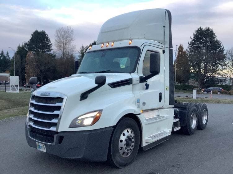 2019 Freightliner Cascadia 126 Day Cab Truck - 455HP, 12 Speed Automatic image 3