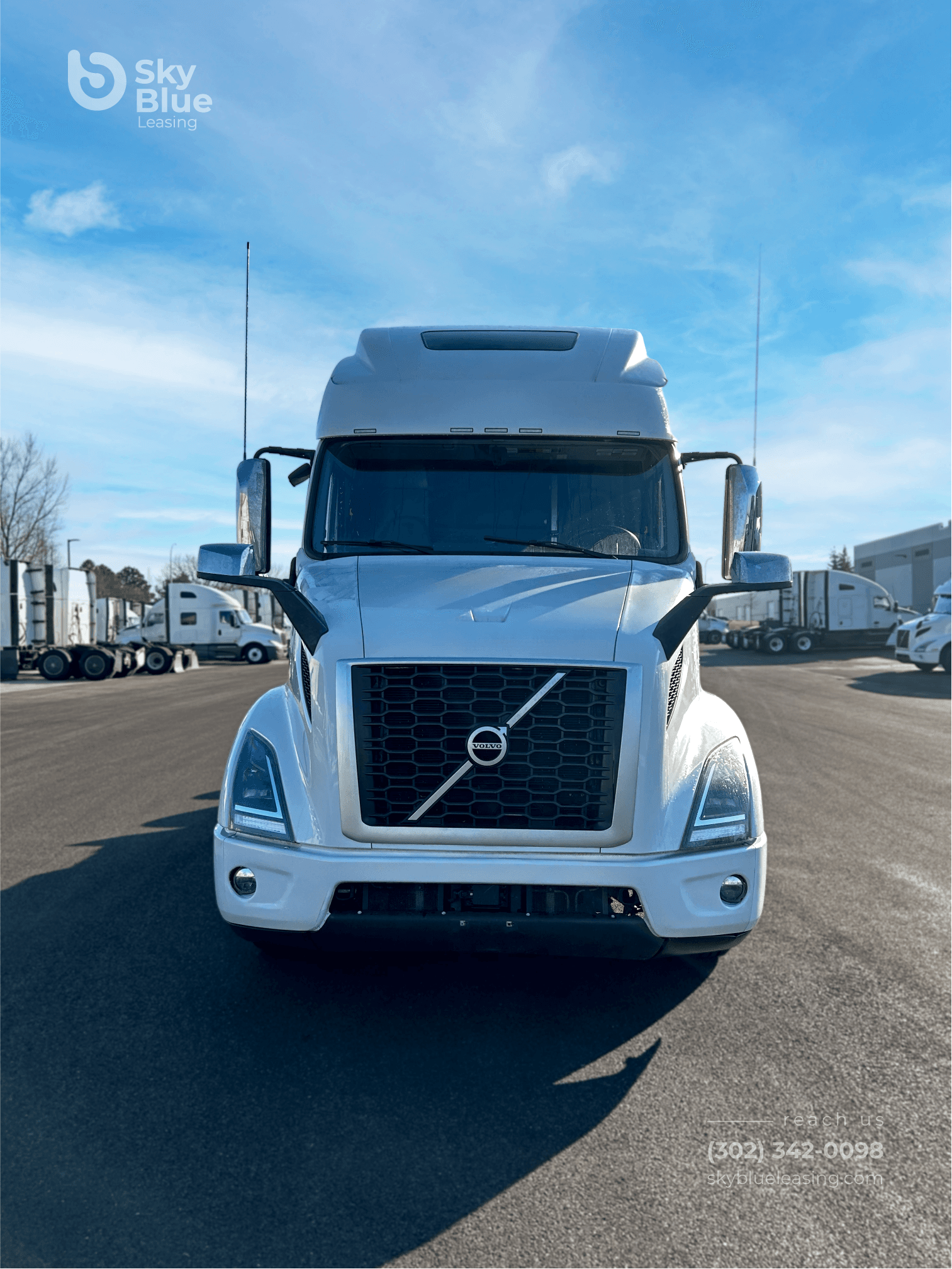 2023 Volvo VNR image 3