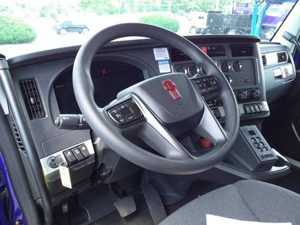 2025 Kenworth T880 image 11