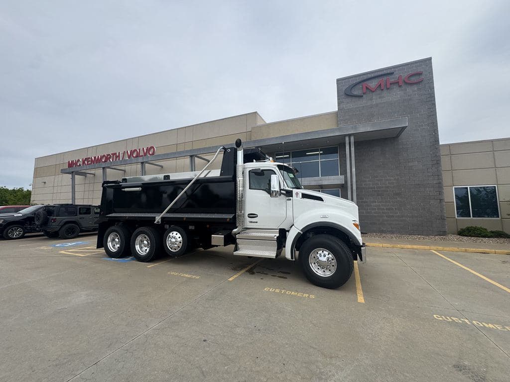 New 2026 KENWORTH T880 image 19