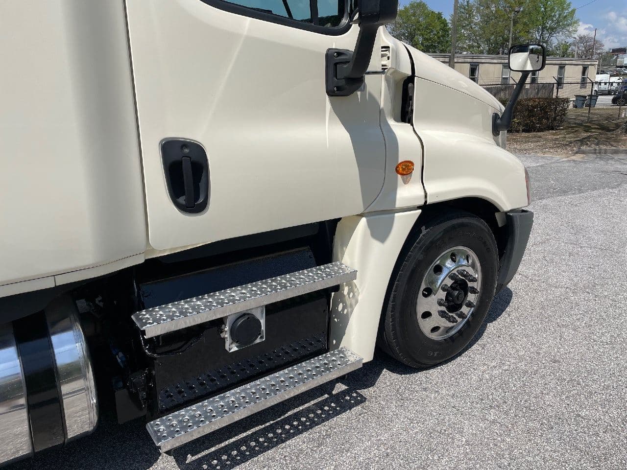 2020 Freightliner Cascadia image 16