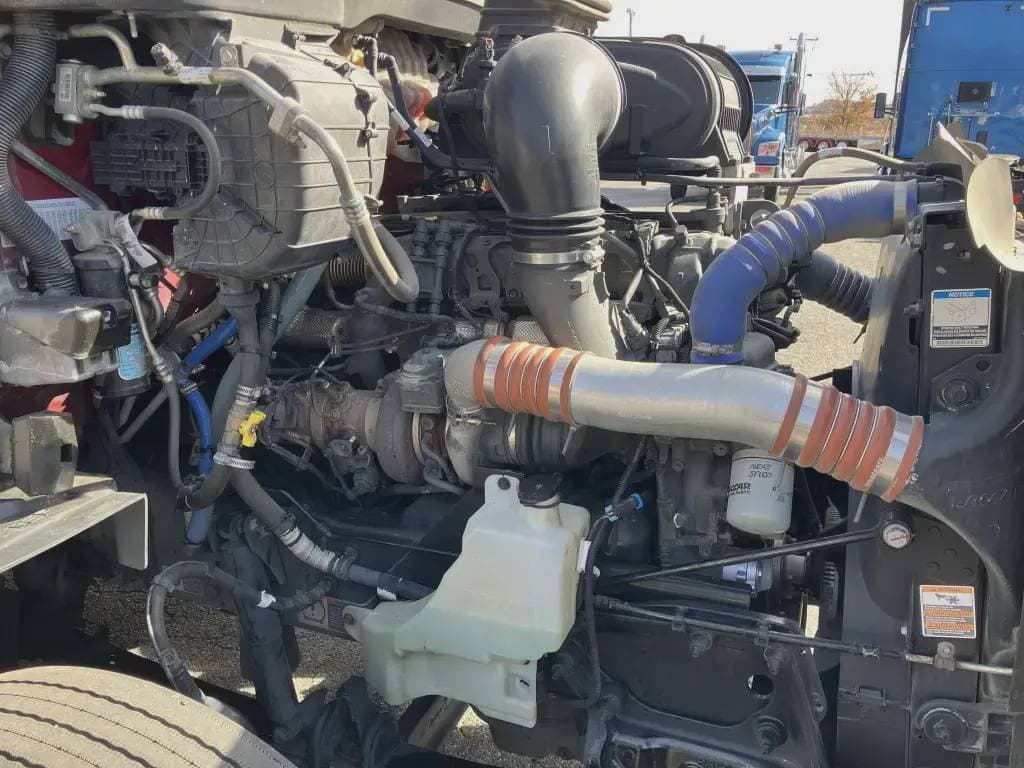 2022 Peterbilt 579 image 7