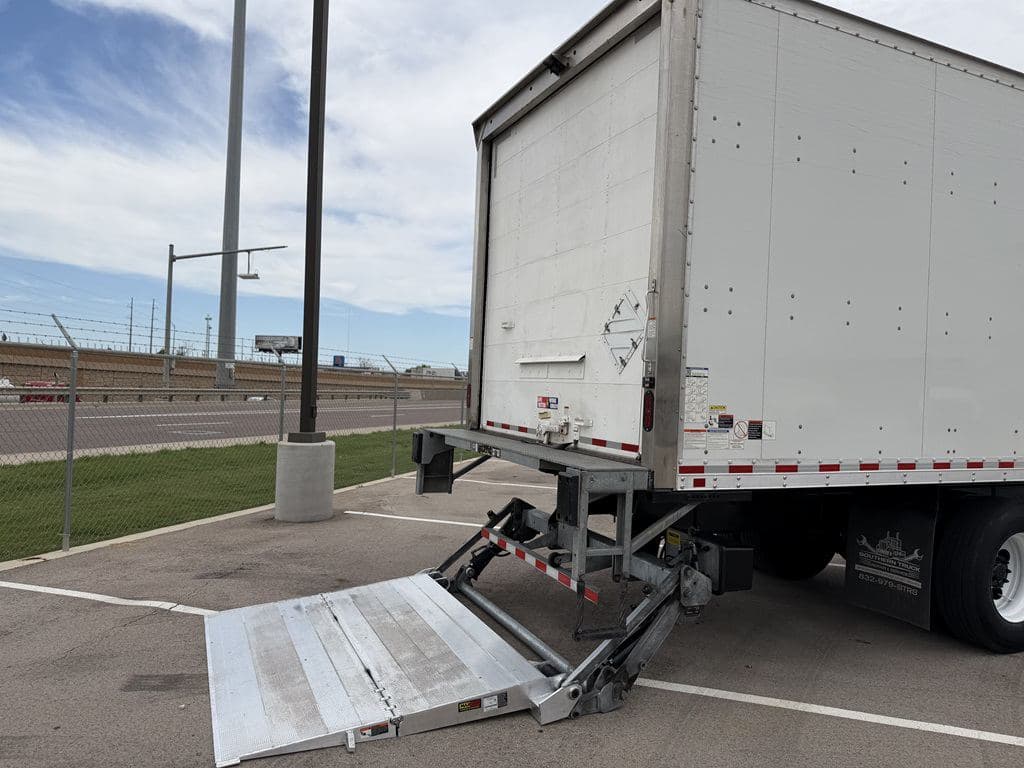 Used 2021 KENWORTH T270 image 16