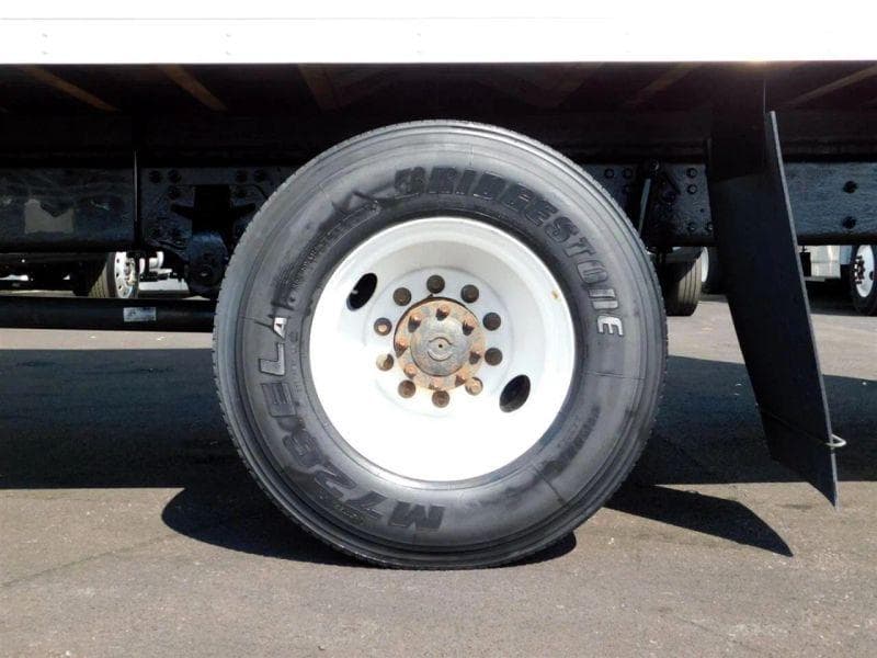 2018 Hino 338 image 36