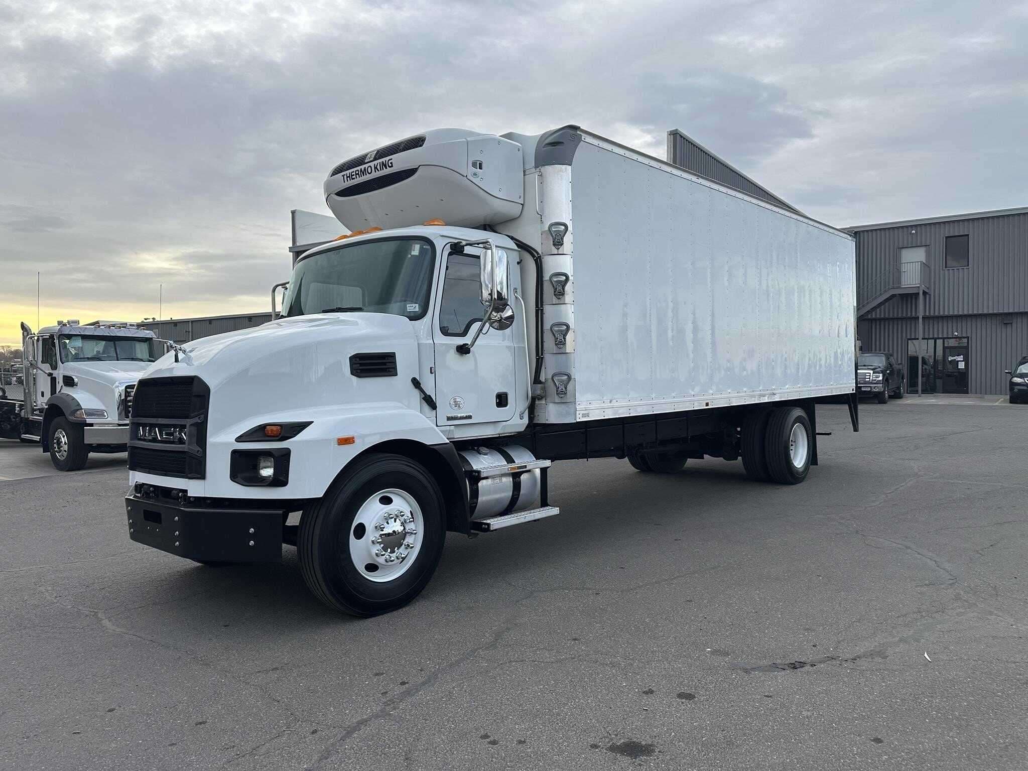 Used 2021 MACK MD6 Reefer/Refrigerated Truck image 1