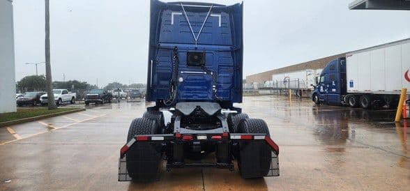 2021 Volvo VNL64T860 image 5