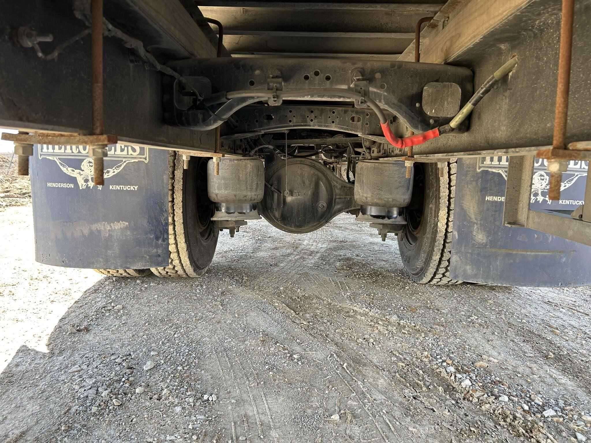 2019 Freightliner M2 image 14