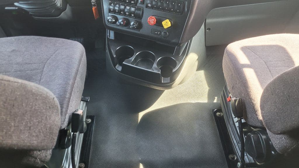 Used 2021 INTERNATIONAL LT625 image 11