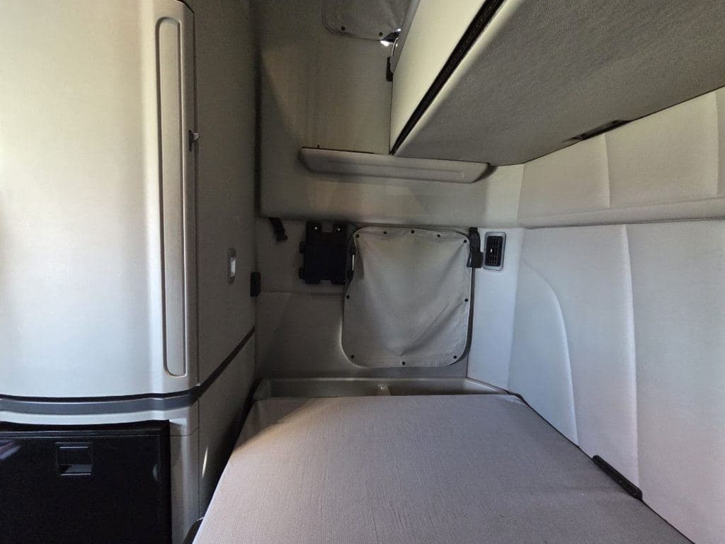 Used 2023 PETERBILT 579 image 18