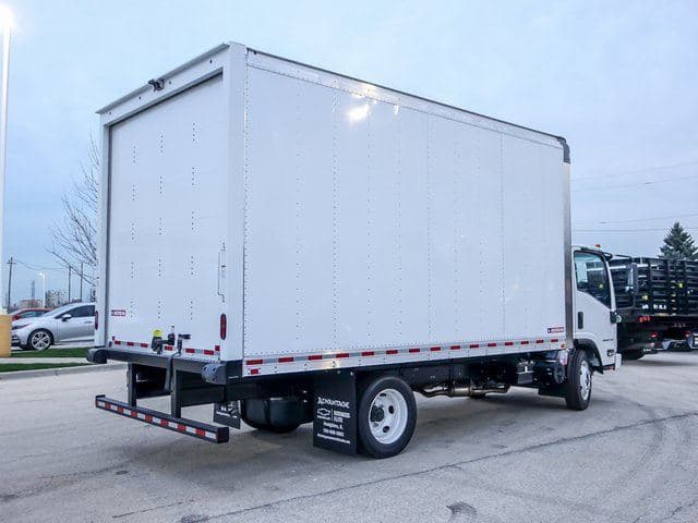 2025 Chevrolet 5500 XG LCF Gas Work Truck 16'x102"x97" Box image 3