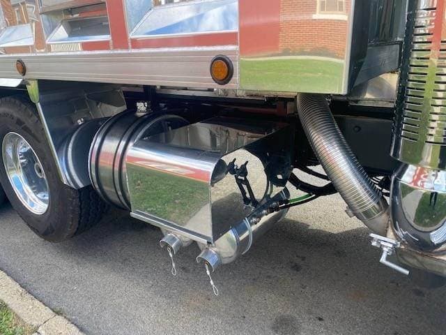 2026 Peterbilt 589 image 10